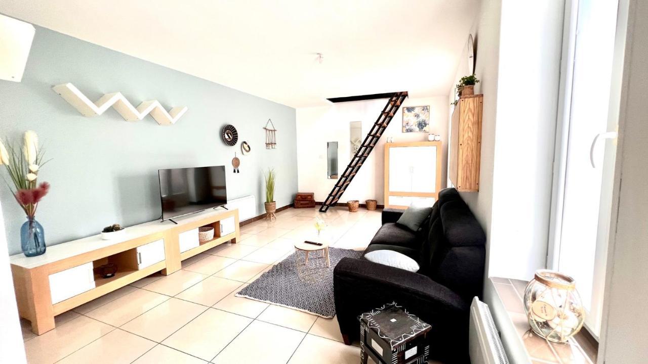 Agreable Maison De Ville Cosy De 122M² + Exterieur Wattrelos Bagian luar foto